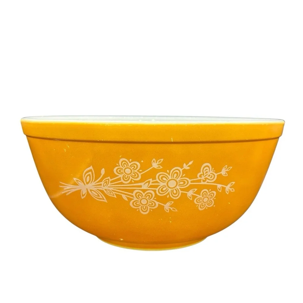 Vintage Pyrex 403 Butterfly Gold 2 2.5L Mixing Bowl White Floral Yellow USA